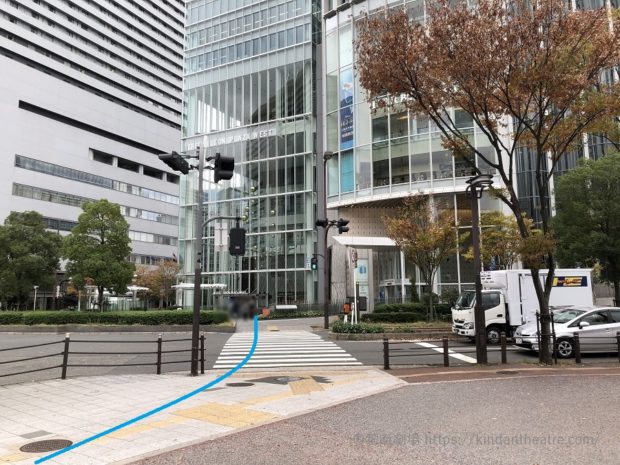 ハービスENT・大阪四季劇場前横断歩道(旧大阪郵便局前側より)