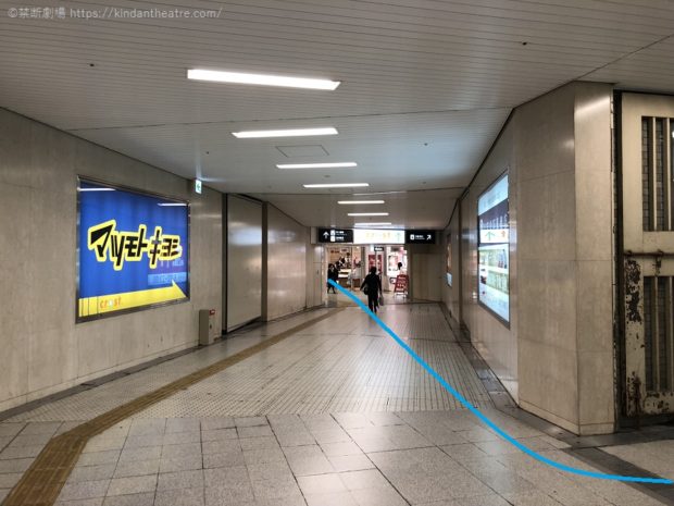 エキナカcrost.を抜けてゆく