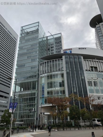 ハービスENT・大阪四季劇場ビル外観