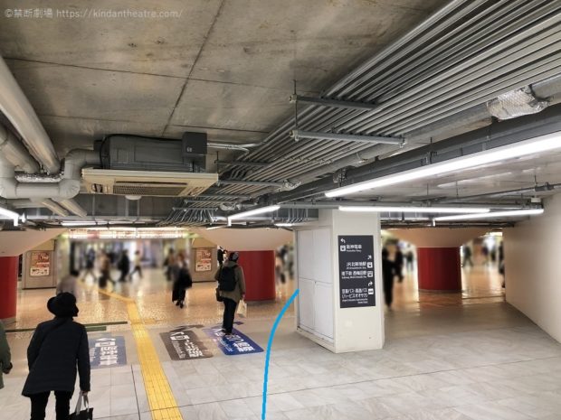 JR地下通路から地下鉄西梅田駅前付近