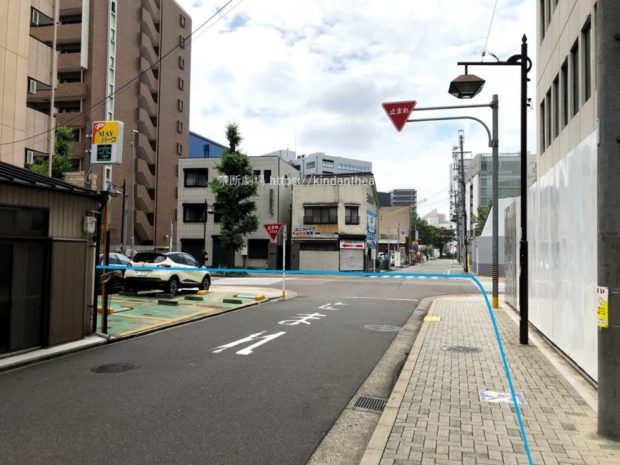 信号のない交差点