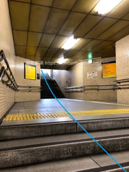 伏見駅6番出口へ続く最後の階段