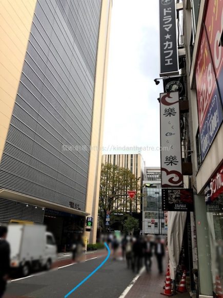 豊島区立中池袋公演前路地