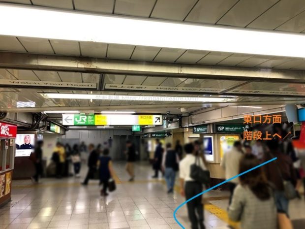 池袋地下通路東口方面上り階段