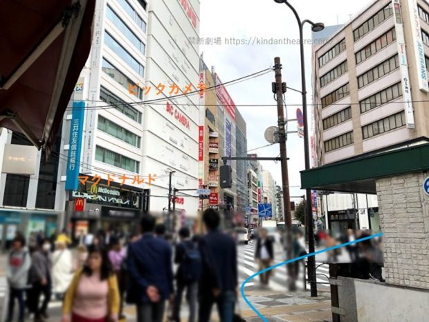 池袋東口マクドナルドビックカメラ前横断歩道