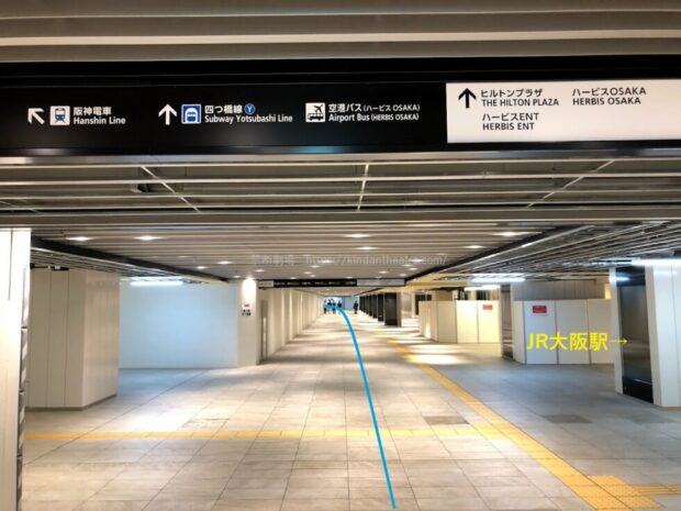 阪神百貨店そば地下通路JR大阪駅分岐付近