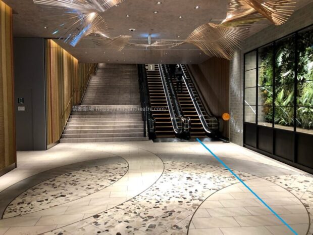 ウォーターズ竹芝シアター棟1階エントランス