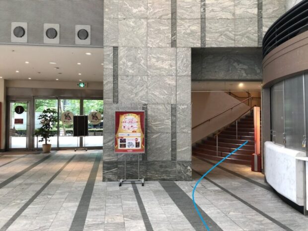 カレッタ汐留1階フロア階段