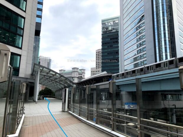 汐留シオサイトペデストリアンデッキ　ゆりかもめ汐留駅