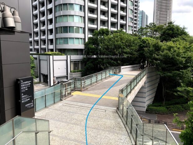 汐留南交差点側陸橋