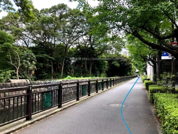 浜離宮恩賜庭園・海岸通り歩道