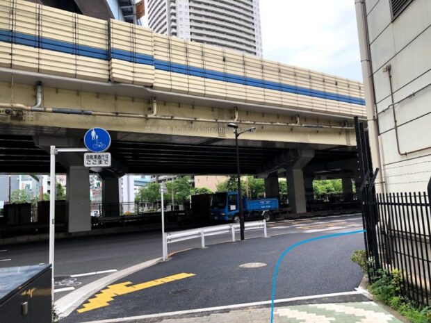 新橋日の出埠頭線 海岸通り 歩道