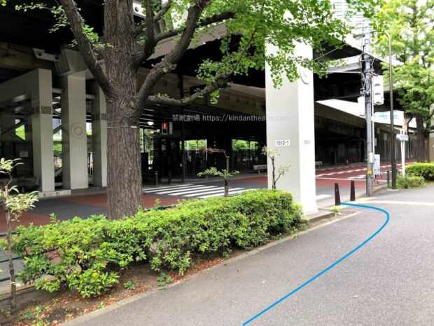 浜離宮庭園入口信号機