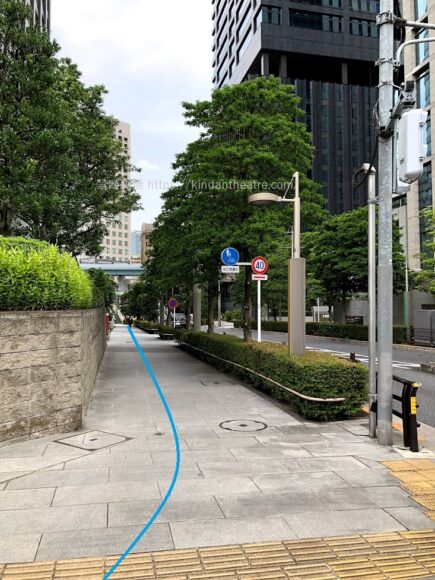 浜離宮庭園前信号付近歩道