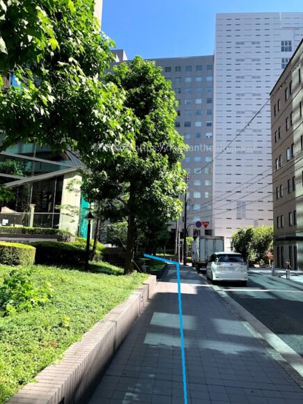 ピアスタワー側歩道