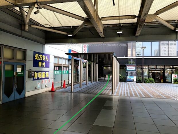 りんかい線国際展示場駅からゆりかもめ有明駅に続く通路