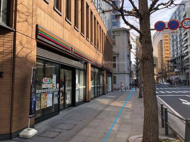 本町通り　セブン-イレブン前付近