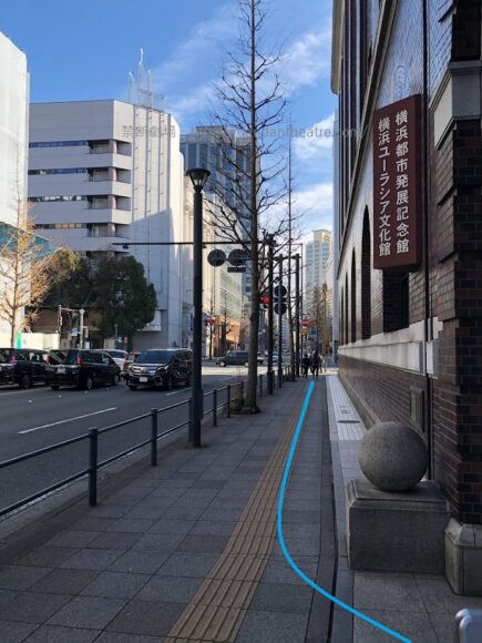 日本大通り駅前　本町通り　歩道