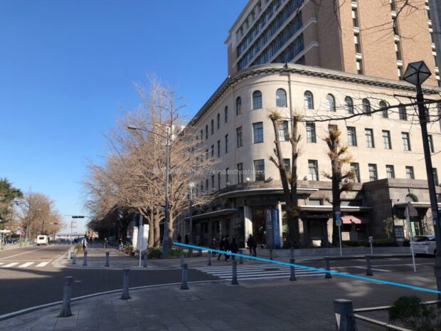 横浜情報文化センター前　日本大通り