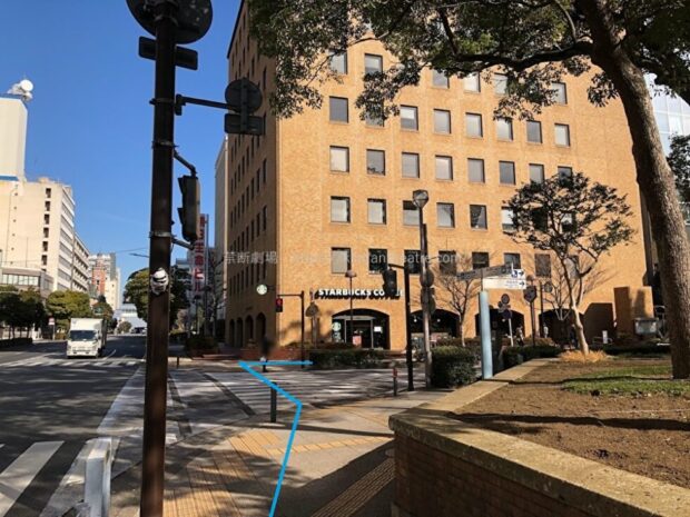 横浜スタジアムそばスターバックス前横断歩道