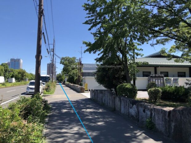玉造筋 大阪城公園そば 歩道 弓道場付近