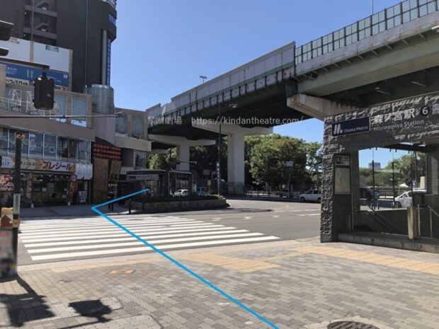 森ノ宮駅前交差点横断歩道