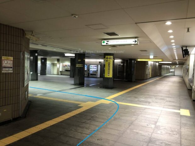 国立競技場駅　駅構内　A2出口へ進む通路