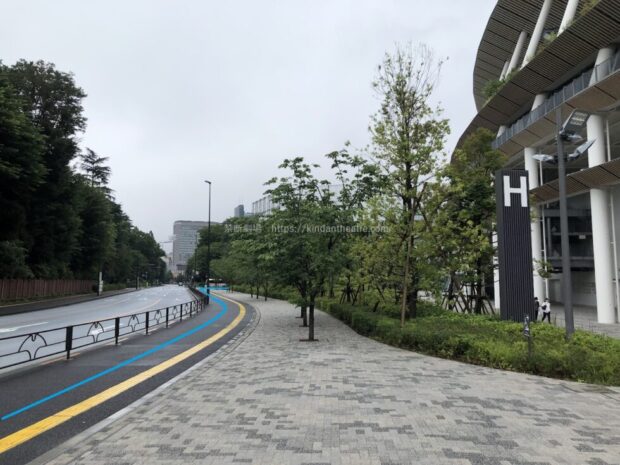 国立競技場　Hゲート付近　歩道