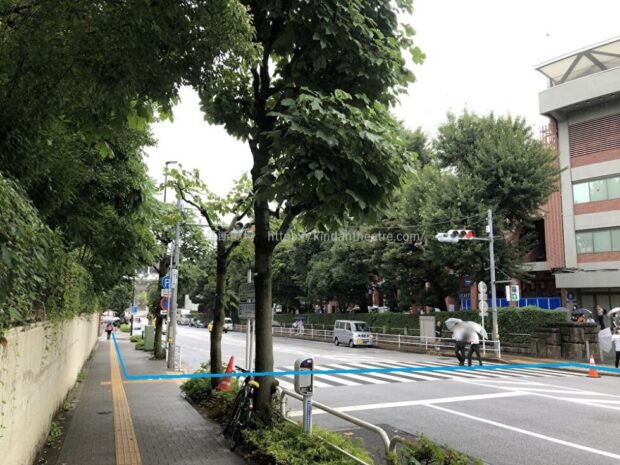 神宮球場前　横断歩道