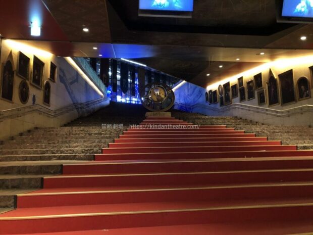 赤坂駅　大階段　TBS赤坂ACTシアター　ハリー・ポッターと呪いの子