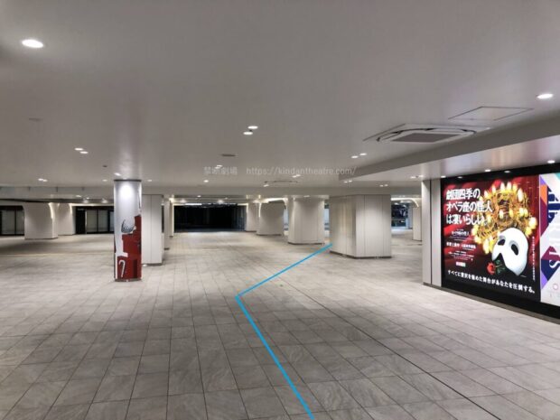 阪神電車大阪梅田駅　地下鉄西梅田駅　ハービスプラザエント付近　地下通路