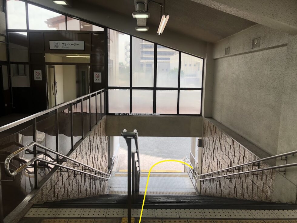 JR熱田駅からMTG名古屋四季劇場への行き方説明写真4（熱田駅の階段）
