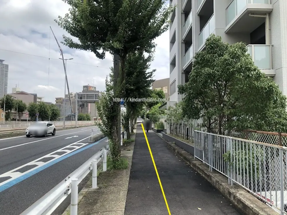地下鉄熱田神宮西駅からMTG名古屋四季劇場への行き方説明写真11（熱田陸橋へと進む歩道）